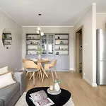 Comfortable With Parking In By Renters 포즈난
