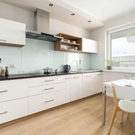 Comfortable With Parking In By Renters Apartament