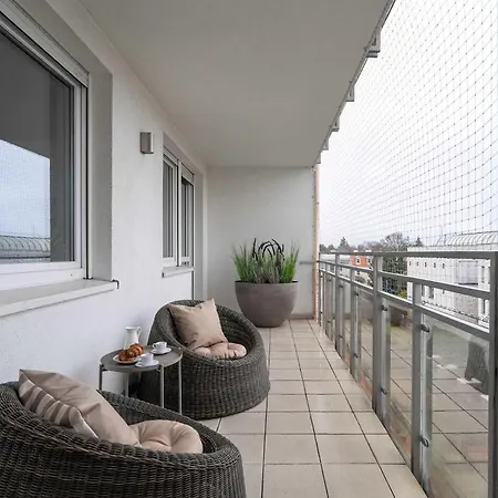 Comfortable With Parking In By Renters * Poznań