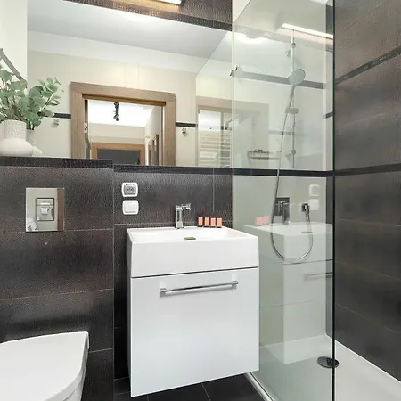 Comfortable With Parking In By Renters Apartamento