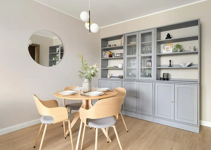 Comfortable With Parking In By Renters Apartament