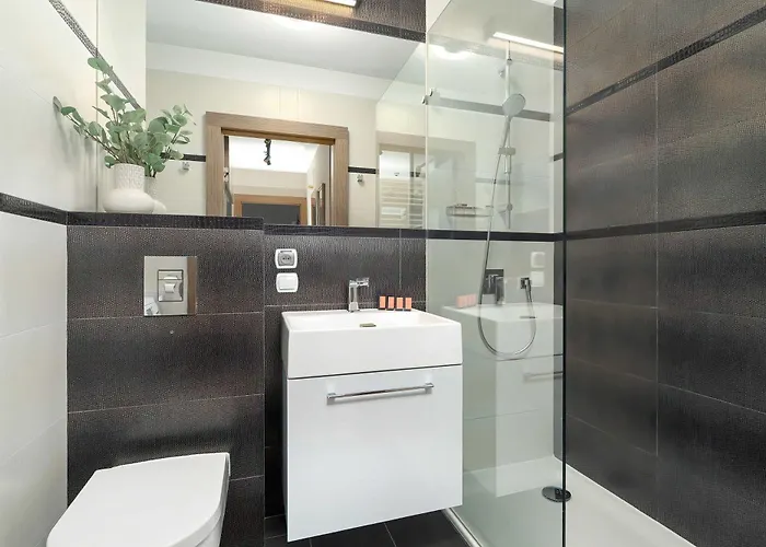 Comfortable With Parking In By Renters Apartament